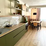 Stylish Near The Beach- Modern & Comfort Apartamento