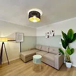 Stylish Near The Beach- Modern & Comfort