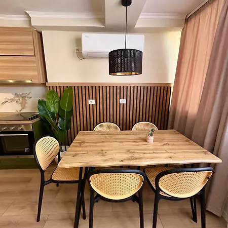 Stylish Near The Beach- Modern & Comfort *