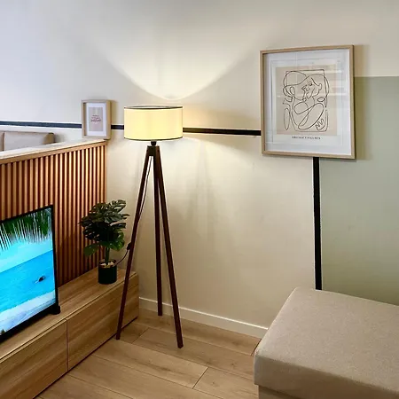 Stylish Near The Beach- Modern & Comfort شقة